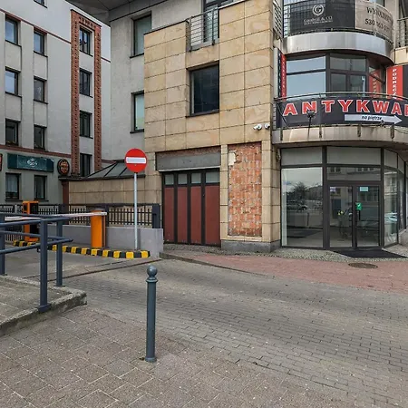Wyjątkowy Z Projektorem I Stołem Bilardowym W Centrum Gdyni By Renters