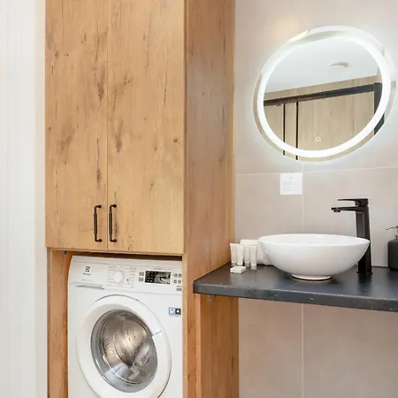 Wyjatkowy Z Projektorem I Stolem Bilardowym W Centrum Gdyni By Renters Appartamento