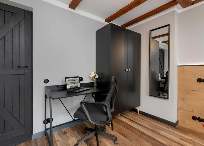 Apartamento Wyjatkowy Z Projektorem I Stolem Bilardowym W Centrum Gdyni By Renters *