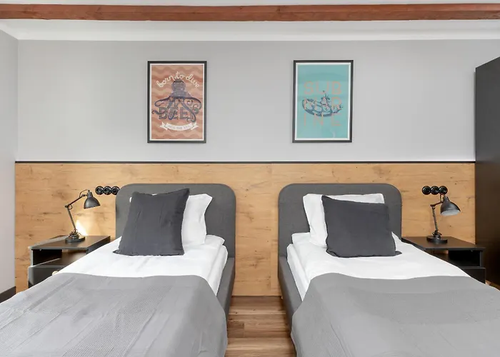 Wyjatkowy Z Projektorem I Stolem Bilardowym W Centrum Gdyni By Renters Apartamento *