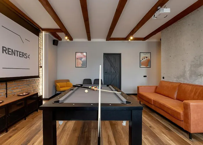 Wyjatkowy Z Projektorem I Stolem Bilardowym W Centrum Gdyni By Renters Gdynia