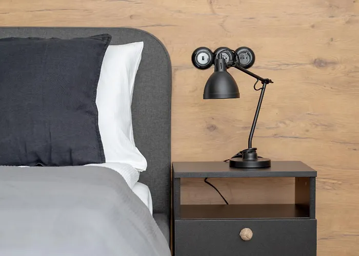 Wyjatkowy Z Projektorem I Stolem Bilardowym W Centrum Gdyni By Renters Apartamento Gdynia